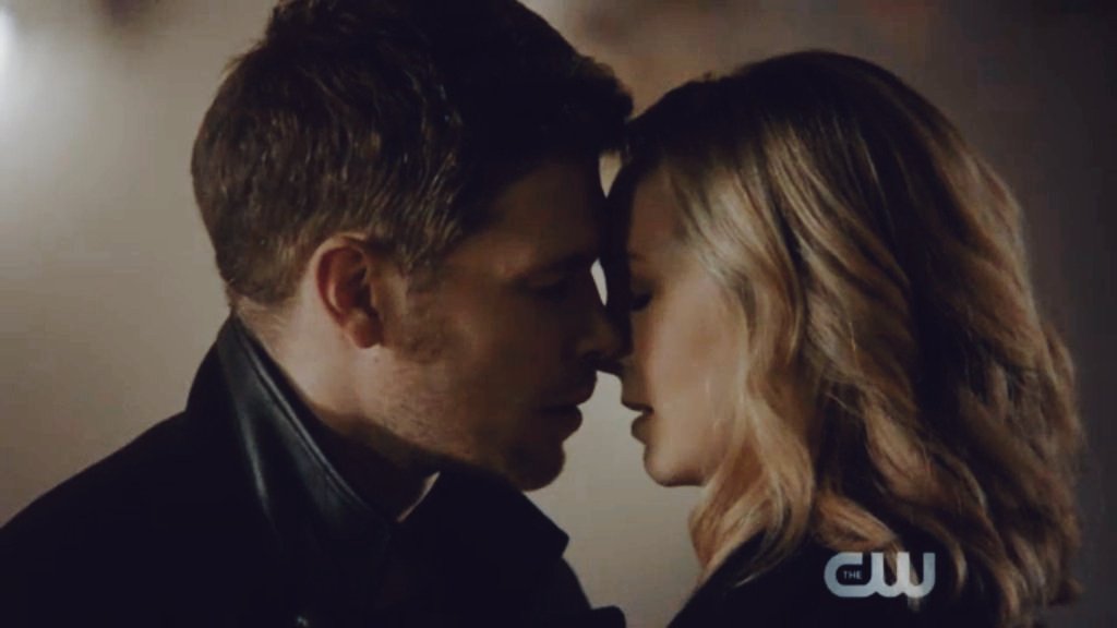 klarosong's tweet photo. A "janitor" almost kissed you, Caroline 🙂💜 https://t.co/5h6JLVfwy1