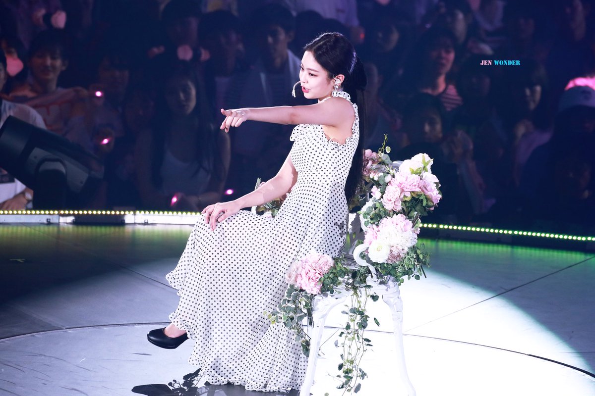 JENWONDER_COM's tweet photo. 180724
#BLACKPINK 
#블랙핑크 
#JENNIE 
#제니 https://t.co/X1ii12Mul1