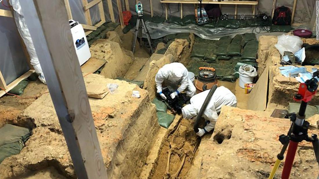 CNN's tweet photo. Archaeologists may have unearthed the nearly 400-year-old skeleton of America's second governor https://t.co/UkpNt7bfyq https://t.co/22ASK45bw1