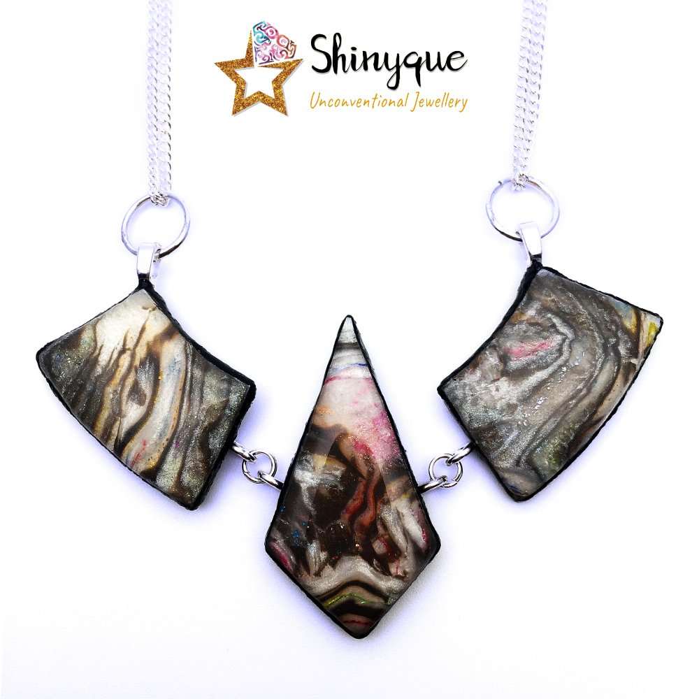 shinyque's tweet photo. Sassy necklace in neutral shades! Listed in three different styles. 💃
🌷Soon the last one will follow...🌷
#shimmer #handmadewithlove #colourful #polymerclay
#sculpey #premo #fimocreations #thehandmadeparade
#uniquegifts #shinyque #resinjewellery #fimoart https://t.co/lZ1FcZUF3S