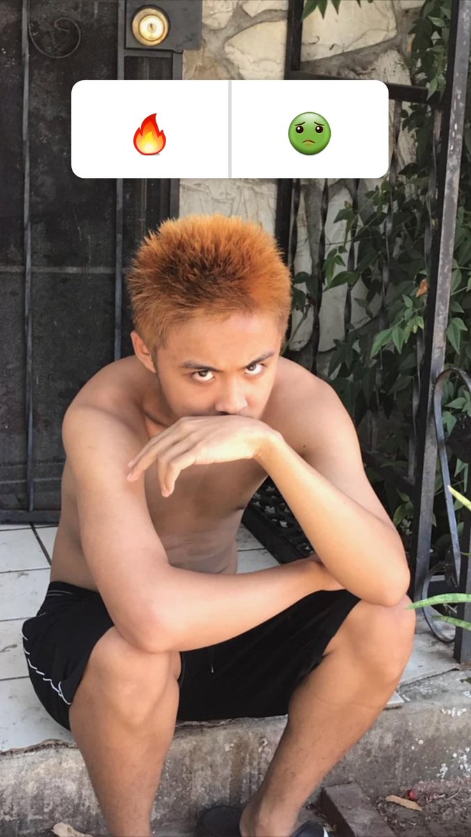 OneEyedWriter's tweet image. I dyed my hair orange and now i look like Ichigo