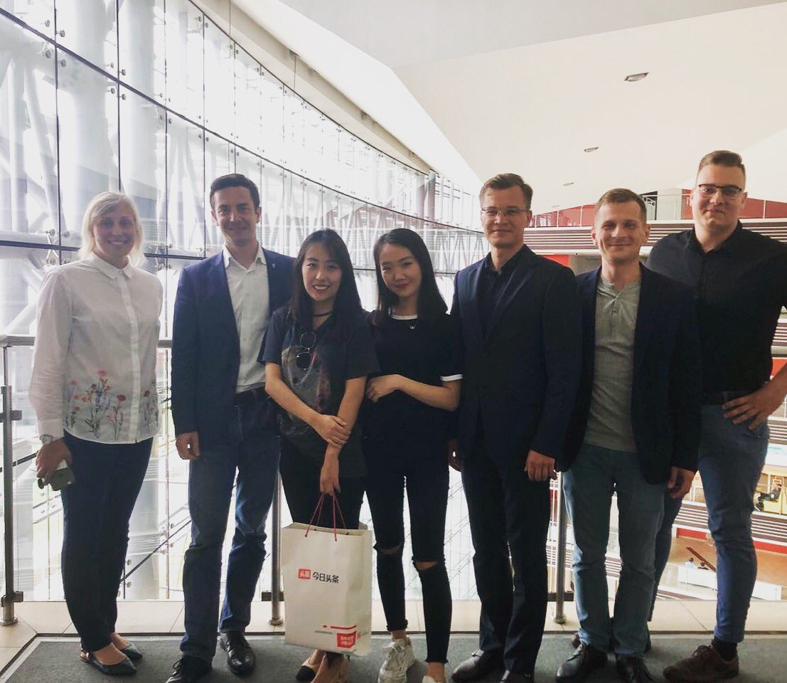 vlasovee's tweet photo. Even though @BytedanceTalk is an IT company, they are seeking for our Liberal Arts students. Very enthusiastic meeting. Looking forward meeting them again during Russian MeetUp in October here on the #FEFU campus on Russky island. #bytedancing together 😉 https://t.co/OGy3PPnZqr