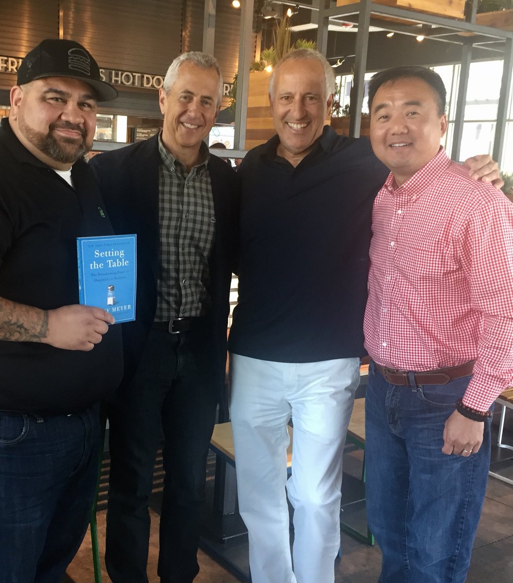 MarcReede's tweet photo. The ultimate burger experience is when @dhmeyer shows up @shakeshack here in LA to join you for lunch. https://t.co/NZWHF5lMez