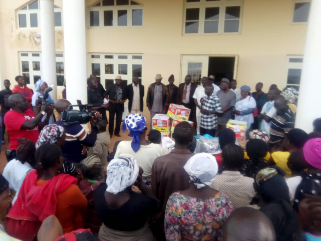 GED2019's tweet photo. My unshakable position remains that #Plateau and #NGA Government must make genuine and visible efforts to dislodged the terrorist currently occupying the terrorized villages and resettle our people back to their ancestral homes. THIS IS NON NEGOTIABLE!
#AllLivesMatter https://t.co/N8Y8l4Ntsh