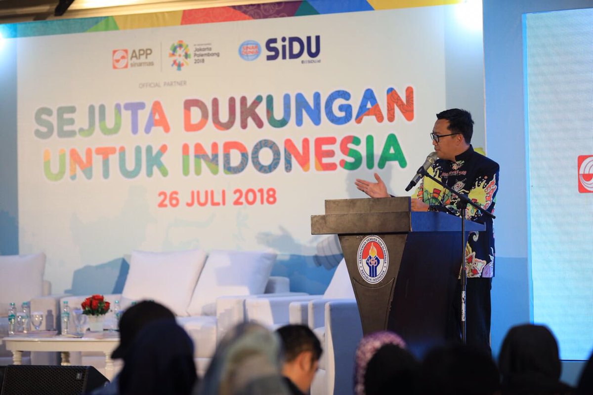 Tadi saya memberi motivasi utk anak anak yg terlibat kegiatan "Sejuta Dukungan utk Indonesia".

Saya sangat bangga melihat anak-anak SD tergerak menuliskan ribuan surat mendukung atlet yg akan berlaga di #AsianGames2018

Anak-anak Indonesia keren dan hebat!!!.-IN
#AsianGamesKita