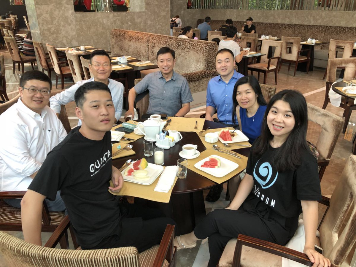 QuantaDex's tweet image. Zhongwu Shi (Business Development) is now presenting QUANTA, the Public blockchain for fast, open, and scalable digital assets exchange (quantachain.io) to investors at the Shanghai Roadshow. #china #shanghai #quantadex #infrastructure #decentralized