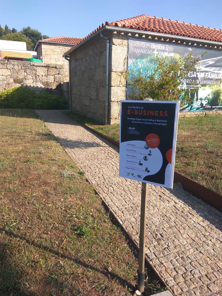 BeeMyBees's tweet photo. [Portugal] Hier nos équipes de Porto donnaient une conférence e-business, sous le soleil exactement !
Vous souhaitez suivre leurs actualités ?
https://t.co/92kFTGNlUe
#BeeMyBees #Portugal #conference #ebusiness #DigitalTransformation #TransfoNum #international https://t.co/yM16alPxPK