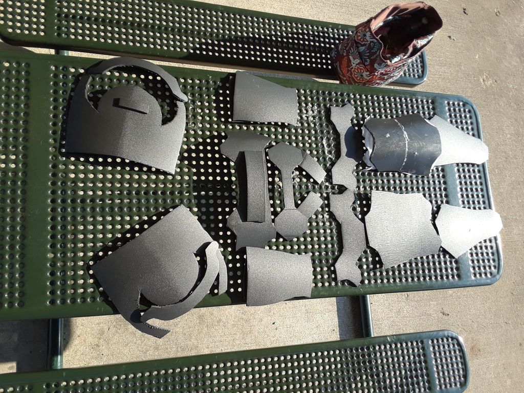 MichelleStitchz's tweet photo. #SometimesLoveHurtsBut after hours of cooking alive in the sun at the park, our foam is beginning to resemble the #Overwatch armor it is destined to be. #CraftWednesday https://t.co/Z4oAK0r1n7