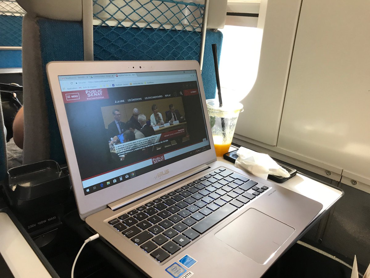 AnneCMailfert's tweet photo. #BingeViewing on the road #directsenat https://t.co/aLhb1Pjmyp