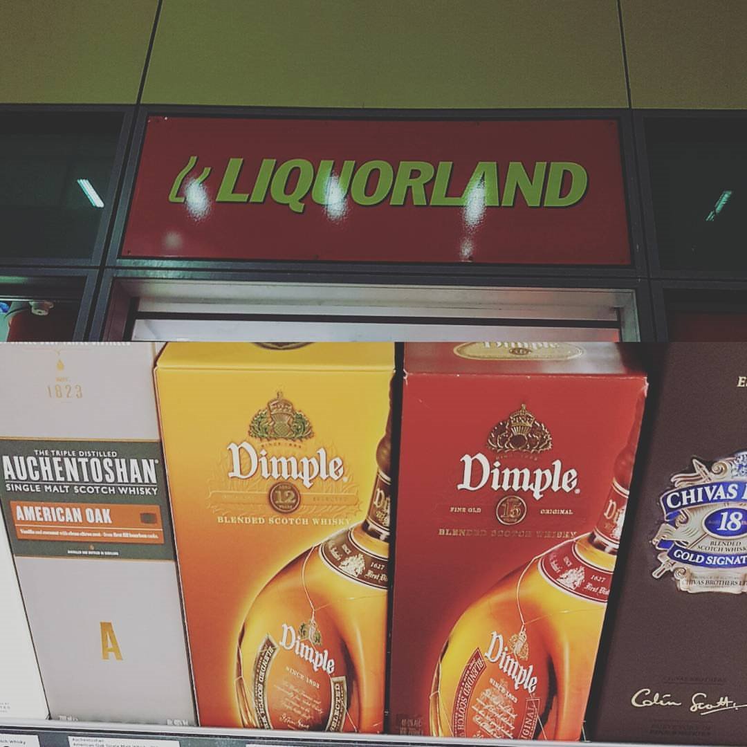 dimplewhiskycom's tweet photo. #repost @mamavonnikita what a name #liquorland... should open similar one in KL n call it TaniTime ๐
and they have a liquor named after me!!! ๐๐ #dimplescotchwhisky https://t.co/yUZIdZQhSE