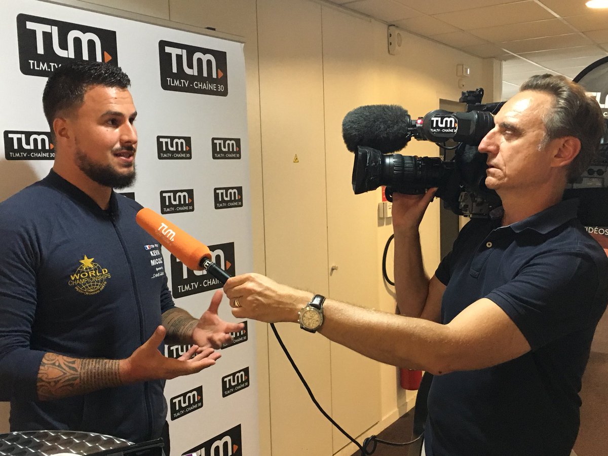 BFMLyon's tweet photo. 🎉🏆Le retour de notre champion ! @KevinMicoud notre magicien et mentaliste de #MagieALaCarte Champion du Monde WCOPA 2018 dans sa catégorie ( Division winner / category Variety - Open ) à Hollywood ! #JTTLM @Laurent_acti @JpVacher @JBJusotTLM https://t.co/kfL5KfO8Ob
