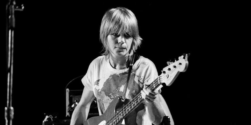 40 Years Later, Talking Heads' Most Valuable Member Tina Weymouth Is Still Its Most Under-Recognised #BrianEno papermag.com/40-years-late-…