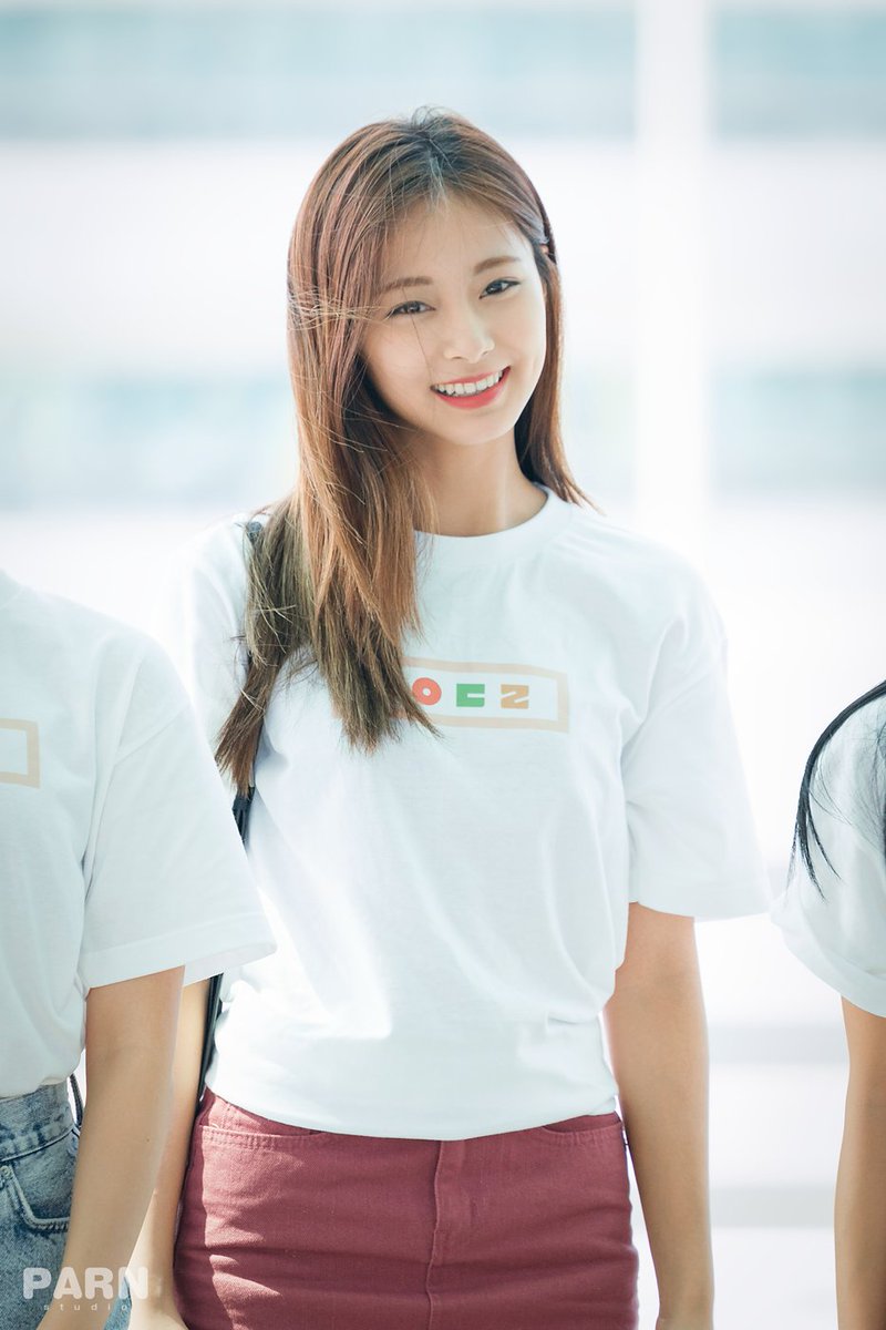 studioPARN's tweet photo. 180726 #트와이스 #쯔위 #TWICE #TZUYU 🐶 https://t.co/QabkywlDI1