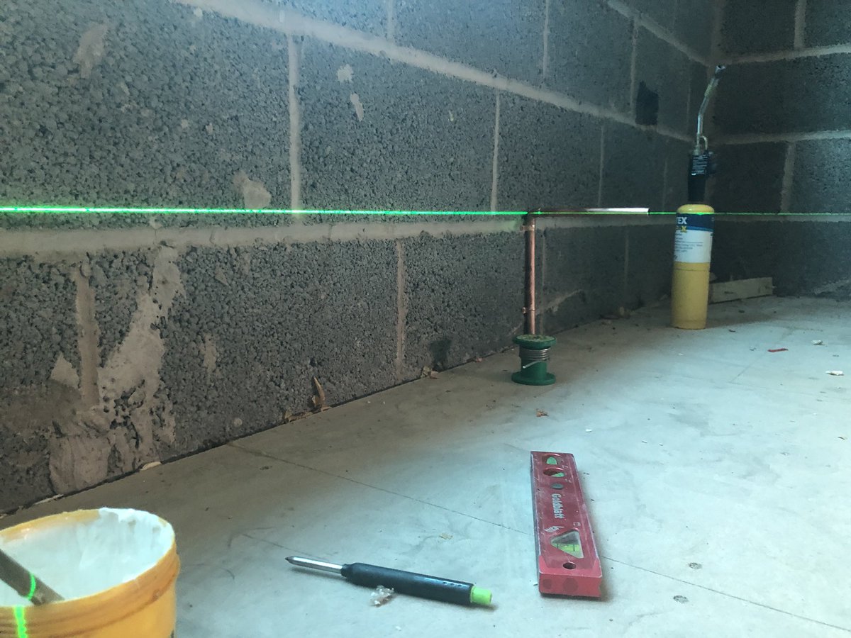 RangeHeating's tweet image. Get the first fix bang on and the second fix will be nice and easy. @BoschPro_UK green laser so much easier than trying to mark on concrete block with a spirit level. #HeatingEngineer #1stFix #Laserlevel #Level #CopperPipes #Radiators #Manchester #Chorlton