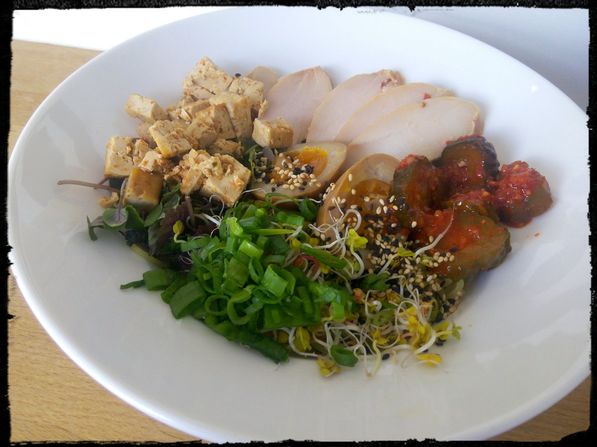 anna_rake's tweet photo. Cold ramen for dinner :D
#AlmostCeres #BeLikeMiller #Omnomnomnom https://t.co/RjK7VwAVys
