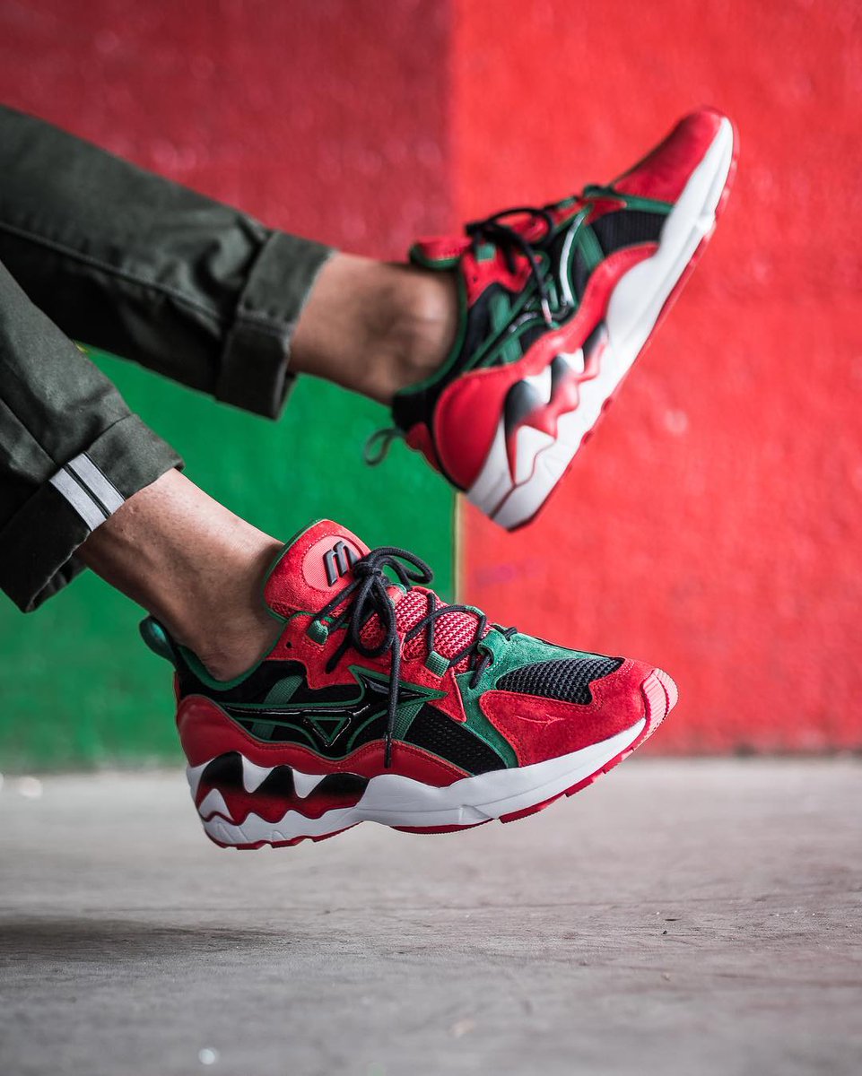 mizuno wave rider 1 on feet