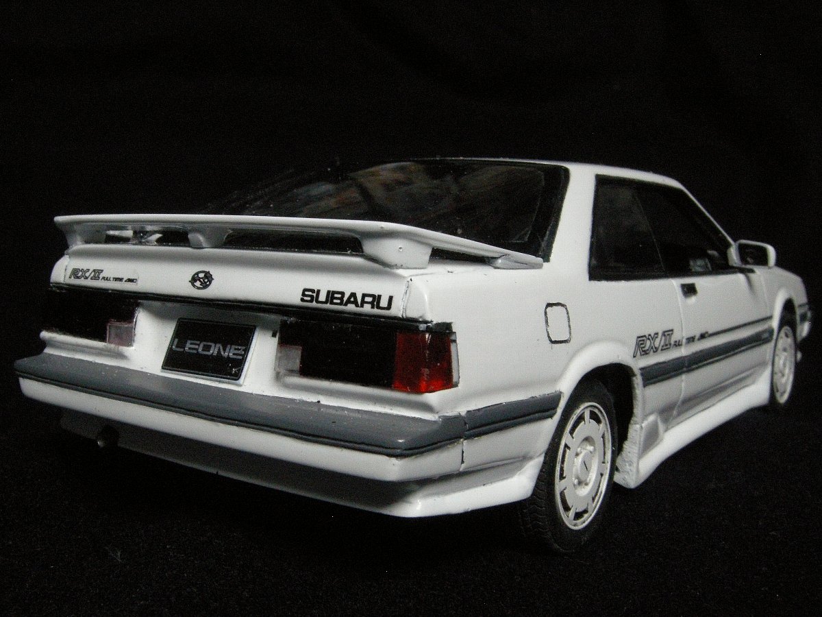 Taku Nostalgicmemory さて 本日発売のモデル カーズ最新号なんですが 以前アルシオーネの再販のアナウンスが出たとき レオーネrx Ii作れるとツイートした件 実行しました けれどもこれもこれで出来が 特に表紙見てこんなにサイドのバランス