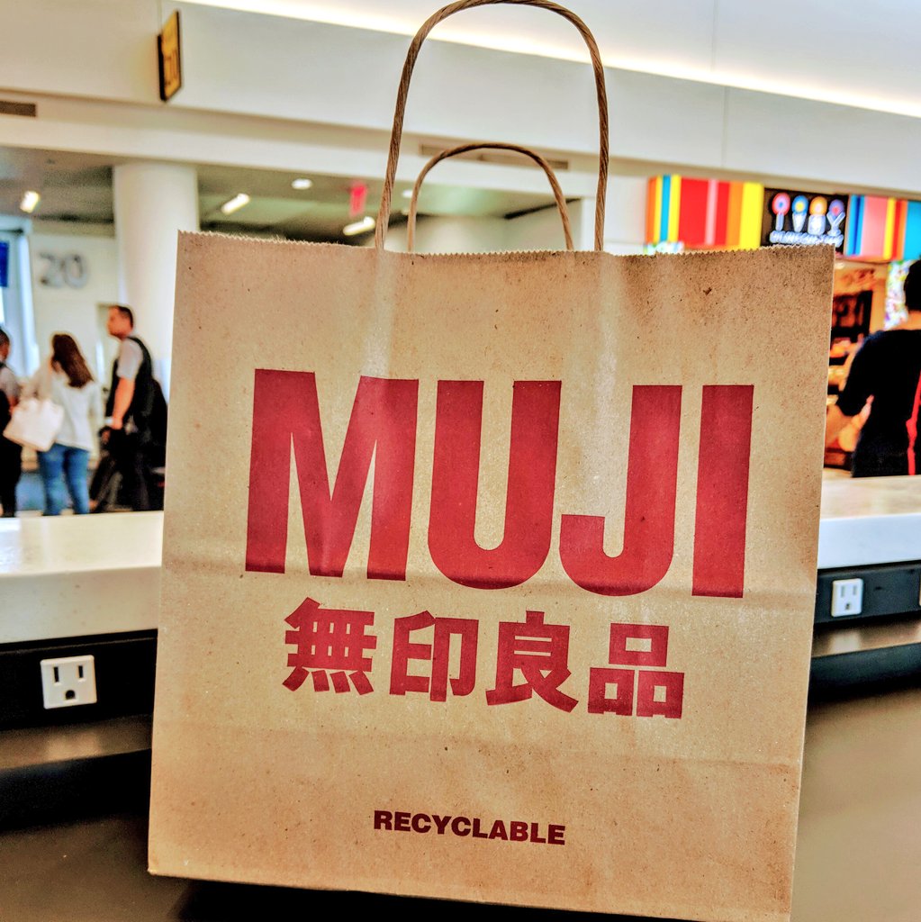 abookforfrances's tweet image. Why, yes! A new set of pens and a 5-pack of notebooks are essential to my travel! #penproblem