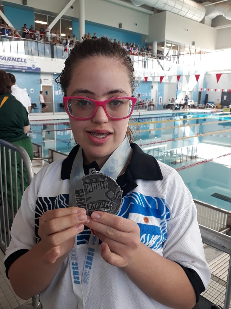 La selección Argentina sumó ayer mas medallas en el Mundial de Natación para personas con Síndrome de Down. Las chicas de nado sincronizado se colgaron medalla de plata en dúo y equipo. #HaciendoJuntos @carlopezsilva <a href="/urquia_ale/">Ale Urquia</a> @integrasportsmdp