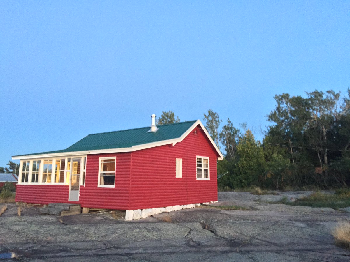 nickromyn's tweet image. Cottage access is still blocked by a wildfire order. 

I just want to sit and drink beer on the porch 🙁

That there’s *someone* to blame for the wildfire isn’t helping my zen. #KeyRiver #parrysound33