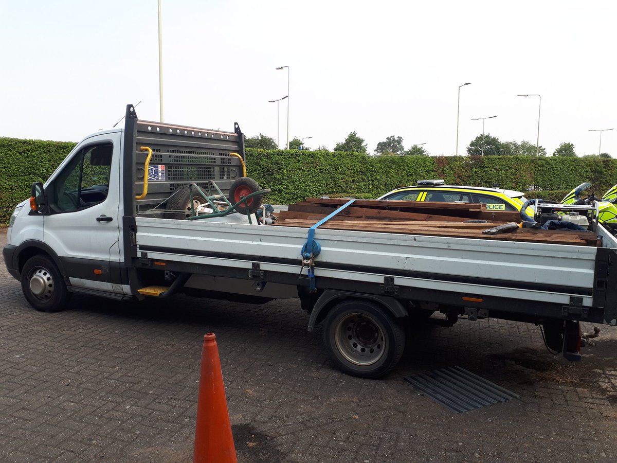 roadpoliceBCH's tweet photo. 600kg overweight and a bald tyre.
#opmermaid 412760 https://t.co/ynjmSRxJYa