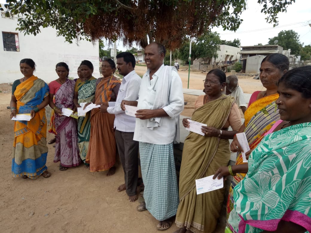#IHHL incentive Cheque distribution to beneficiaries in #Ayyavaripalle GP of #Veepanagandla #Wanaparthy #SwachhSarvekshanGramin2018 <a href="/swachhbharat/">Swachh Bharat Mission - Grameen</a> <a href="/paramiyer_/">Param Iyer</a> <a href="/Collector_WNP/">Collector Wanaparthy</a> <a href="/TSSBMG/">Swachh Telangana Gramin</a> <a href="/MinofDWS/">MoDWS</a> <a href="/TelanganaCMO/">Telangana CMO</a> <a href="/jupallyk_rao/">Jupally Krishna Rao</a> <a href="/KTRTRS/">#RAMpage</a>
