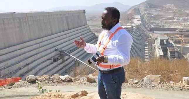 ethiogirlethio's tweet photo. የህዳሴው ግድብ ዋና ስራ አስካጅ እጂነር ሰመኘው በቀለ ዛሬ በመስቀል አደባባ መኪናቸው ውስጥ ሞተው ተገኙ ምርመራውን ፖሊስ እየተከታተለ ይገኛል 😭😭😭😭 https://t.co/5xE3BKbJOf