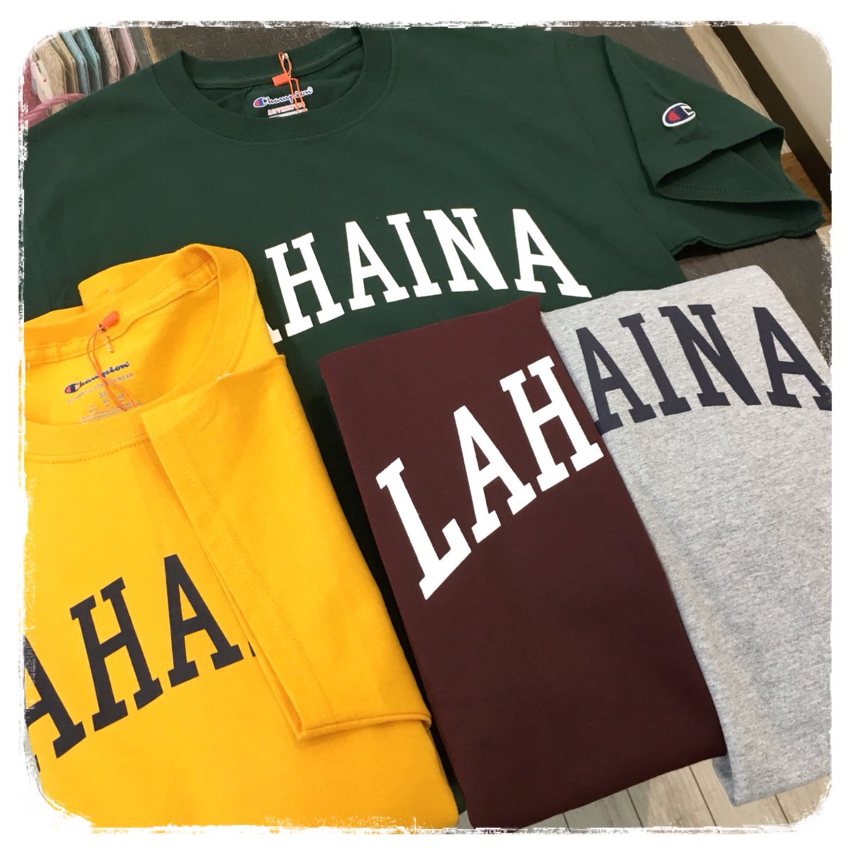RAWEDGE056's tweet photo. 大人気だった伝説のサーフブランド、LAHAINA(ラハイナ)が復活🌊🏄🏽🌤
チャンピオンとのコラボTや、バッグ、ステッカーなど多数お取り扱いしております♪
サイズ展開も豊富なので、男女共に着用可能😂
是非、この機会にお買い求め下さいませ…😌🌊
#RAWEDGE #京橋 #ラハイナ #rahaina https://t.co/Yv960lGz2B