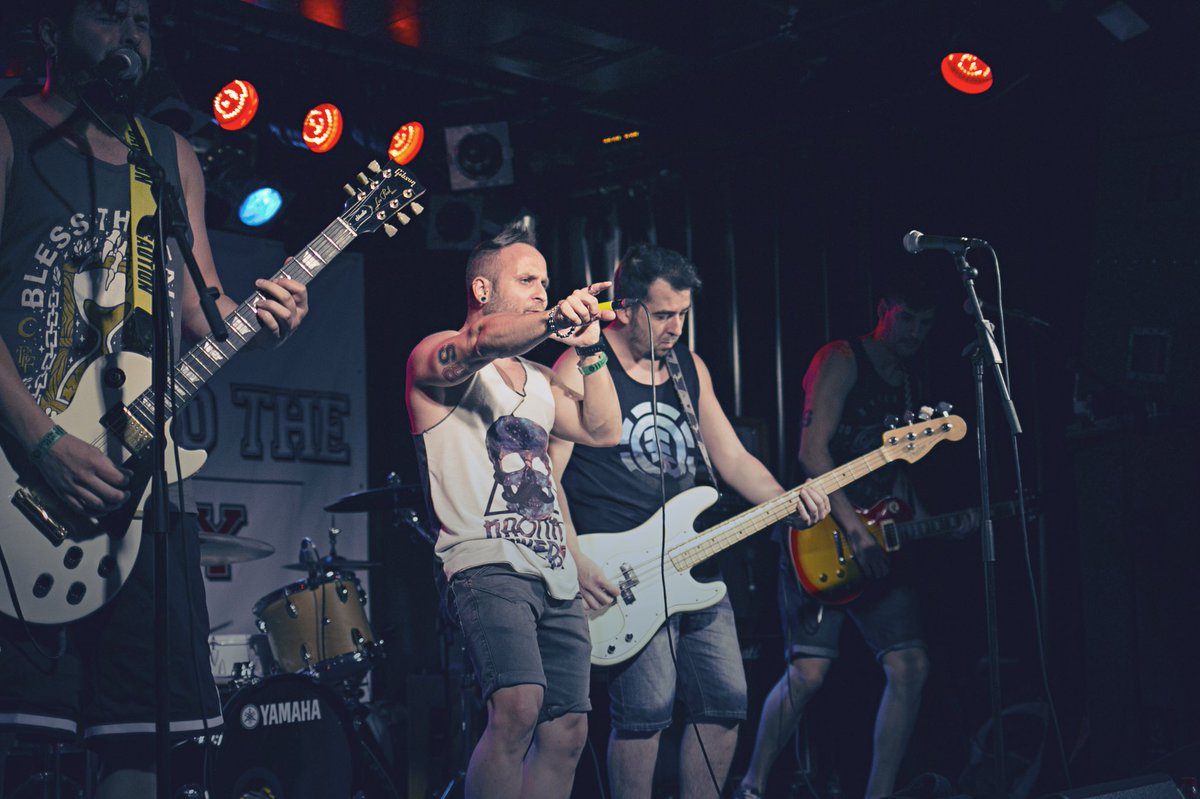 RedSquare_'s tweet photo. Qué bien nos lo pasamos el sábado en @razzmatazzclubs 😎
📷 - @raquelbujella #razz3 #razzmatazz3 #razzmatazz #barcelona #poppunk #punkrock #rock #alternative #livemusic #concert https://t.co/pBD6gVS0ba