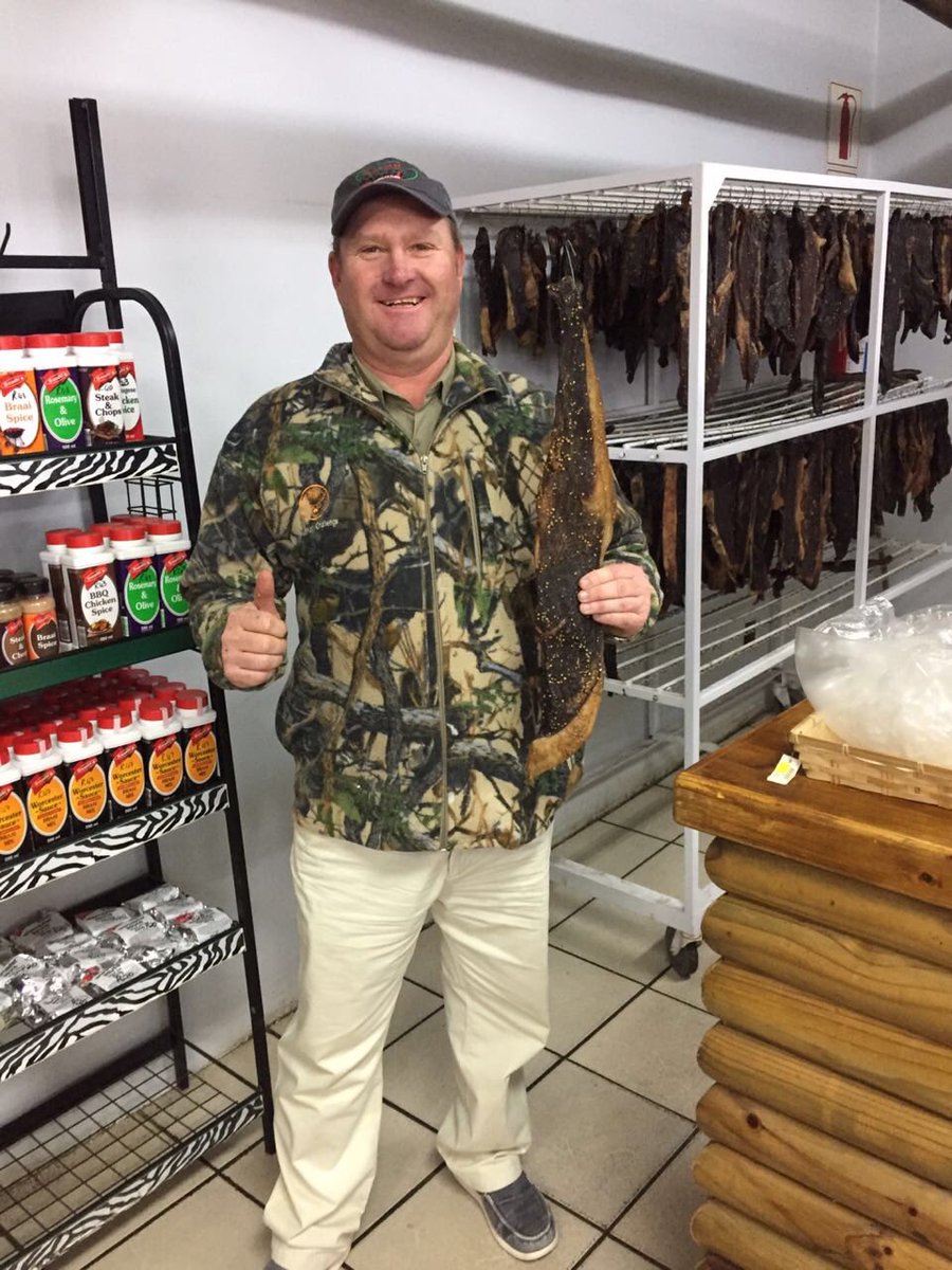 johanrooies1's tweet photo. Baie dankie aan #Vaalslaghuis vir die lekker #biltong groete #rooimajoor https://t.co/1HvnzD8QrB