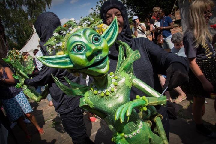 Bevpuppetfest's tweet photo. The Cloud Travellers by Judith Hope / Dolly the Giraffe by @VIPPuppets / Little Sparrow by @LauraMathewsArt / The Meadow Sprites by Curious Cargo at #BevPuppetFest 2018! #puppet #puppets #puppetsoftwitter #puppetsofinstagram #beverley #eastyorkshire #puppetfestival https://t.co/74HNITIuiH