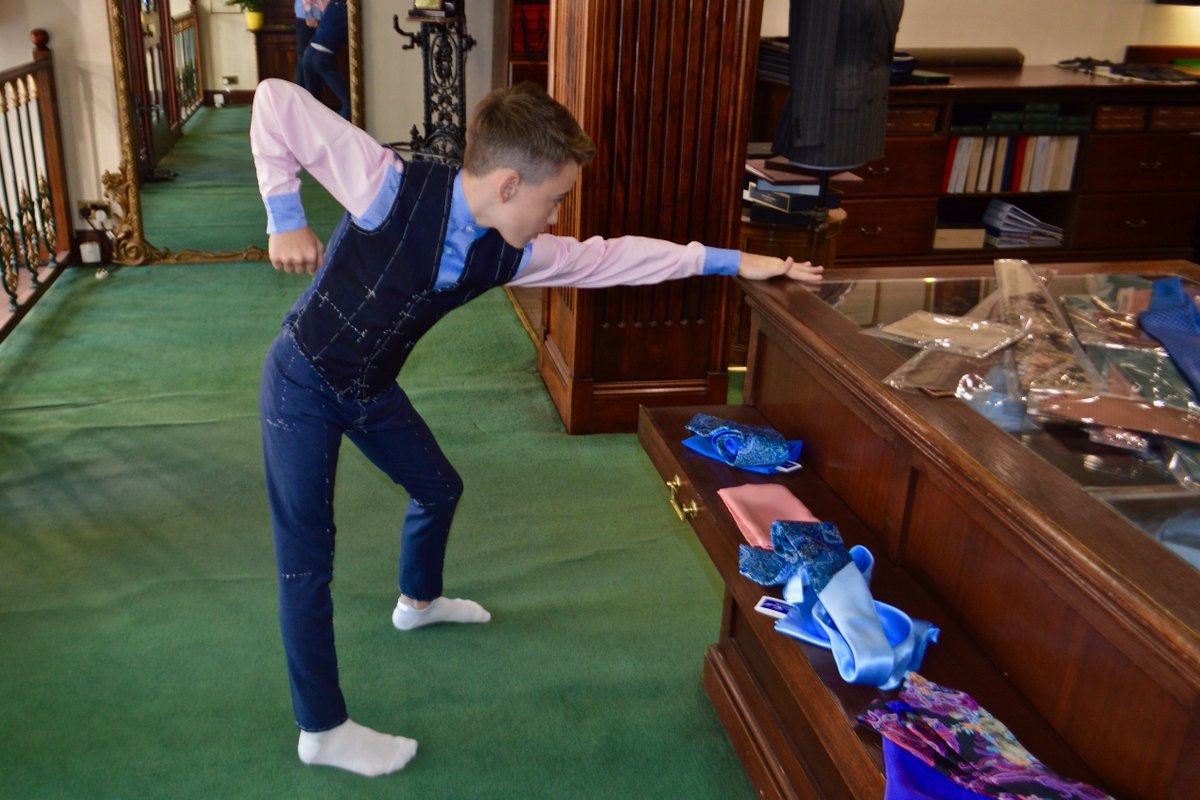 M_Sedwell's tweet photo. "The future of every industry is its supporting todayโs youth," our Master Tailor @AndrewRamroop.
Junior snooker star and new #MauriceSedwell ambassador @RiccardoDrayton having his 1st fitting with our Director.
#sportingstyle #snooker #hardworkpaysoff https://t.co/PmljaTjSR6