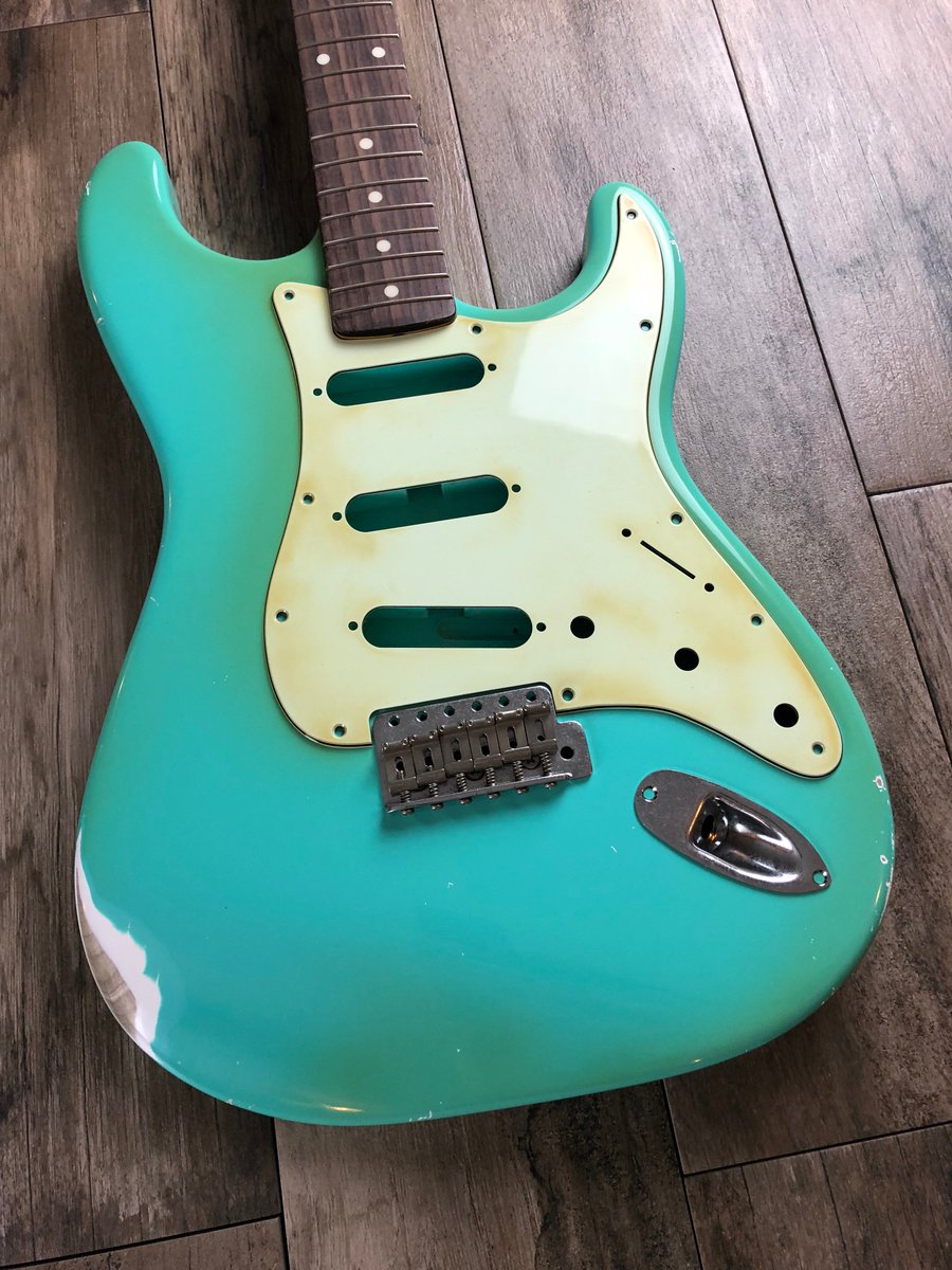 franchinguitars's tweet photo. Sea Foam Green... #mattiafranchinguitars #seafoamgreen #stratocaster #strat #guitarbody #guitar #relic #aged #agedguitar #nitro #madeinitaly https://t.co/xKkL6c347A