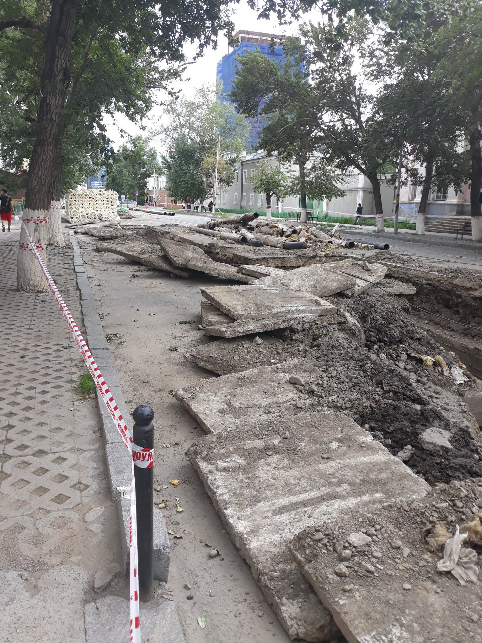 Цэндийн Баатархүү on Twitter: "Ажил эхлүүлчихээд назгайрдаг дүр зураг ...