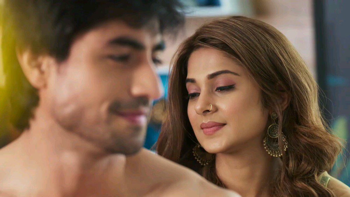 JenWingetTeam's tweet photo. Do We Need a Caption?? 🙃🙃
@jenwinget @ChopdaHarshad @ColorsTV #Bepannaah https://t.co/r8NOM6MjGA