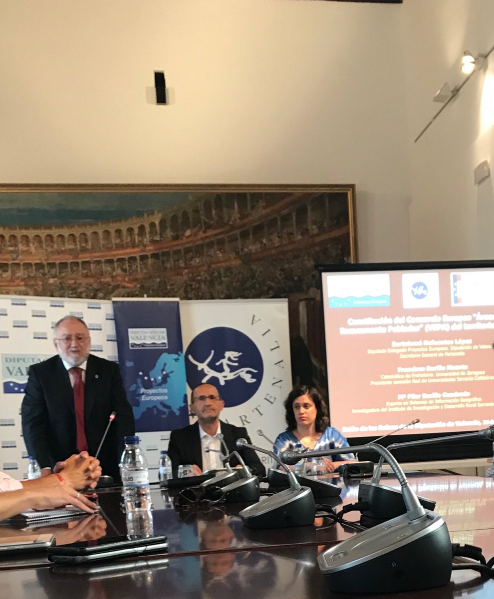 juanviperezaras's tweet photo. Francisco Burillo Pte Red Universidades @SCeltiberica en la constitución de #VSPA del territorio SUDOE en @dipvalencia @Paternalia #LuchandoContraLaDespoblaciòn @GPPopular @PP_VAL https://t.co/QC3vVwYCv9