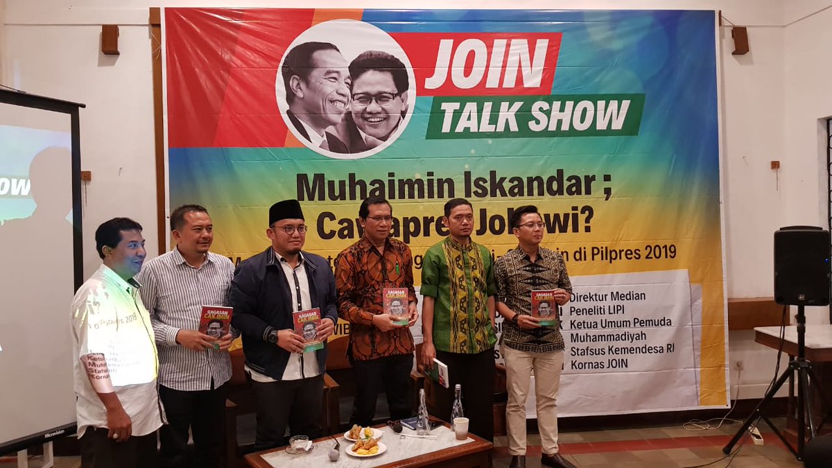 Dahnilanzar's tweet photo. Masuk Markasnya @cakimiNOW salah satu pesan saya. Kita butuh politik yg asyik dan menggembirakan gak baper kae alay putus cinta gara-gara berbeda sikap dan pandangan politik. https://t.co/eOvcHyz8Bm