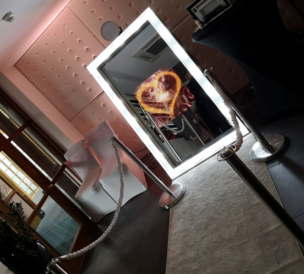 wedvenuelight's tweet photo. Mirror photo booth, up lighting, 5ft 'LOVE' letters and starlight dance floor @weetwoodhall #love #wedding #weddingideas #weddingparty #dance #celebrate #eveningdo @mirror_booth https://t.co/7367JlODJQ