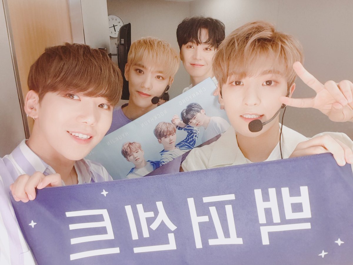 TOP_100PERCENT's tweet photo. 잠시 후, #Mnet #엠카운트다운 에 #백퍼센트 의 #Grand_Bleu 무대가 펼쳐집니다! 청량美 넘치게 돌아온 백퍼센트의 모습을 보고 싶다면 본.방.사.수.! https://t.co/z040yf2zCI