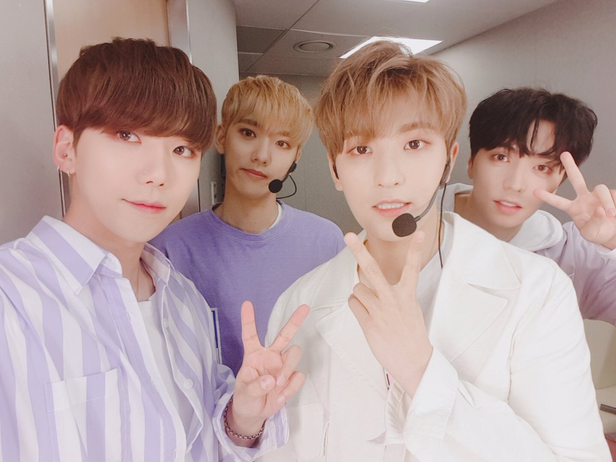 TOP_100PERCENT's tweet photo. 잠시 후, #Mnet #엠카운트다운 에 #백퍼센트 의 #Grand_Bleu 무대가 펼쳐집니다! 청량美 넘치게 돌아온 백퍼센트의 모습을 보고 싶다면 본.방.사.수.! https://t.co/z040yf2zCI