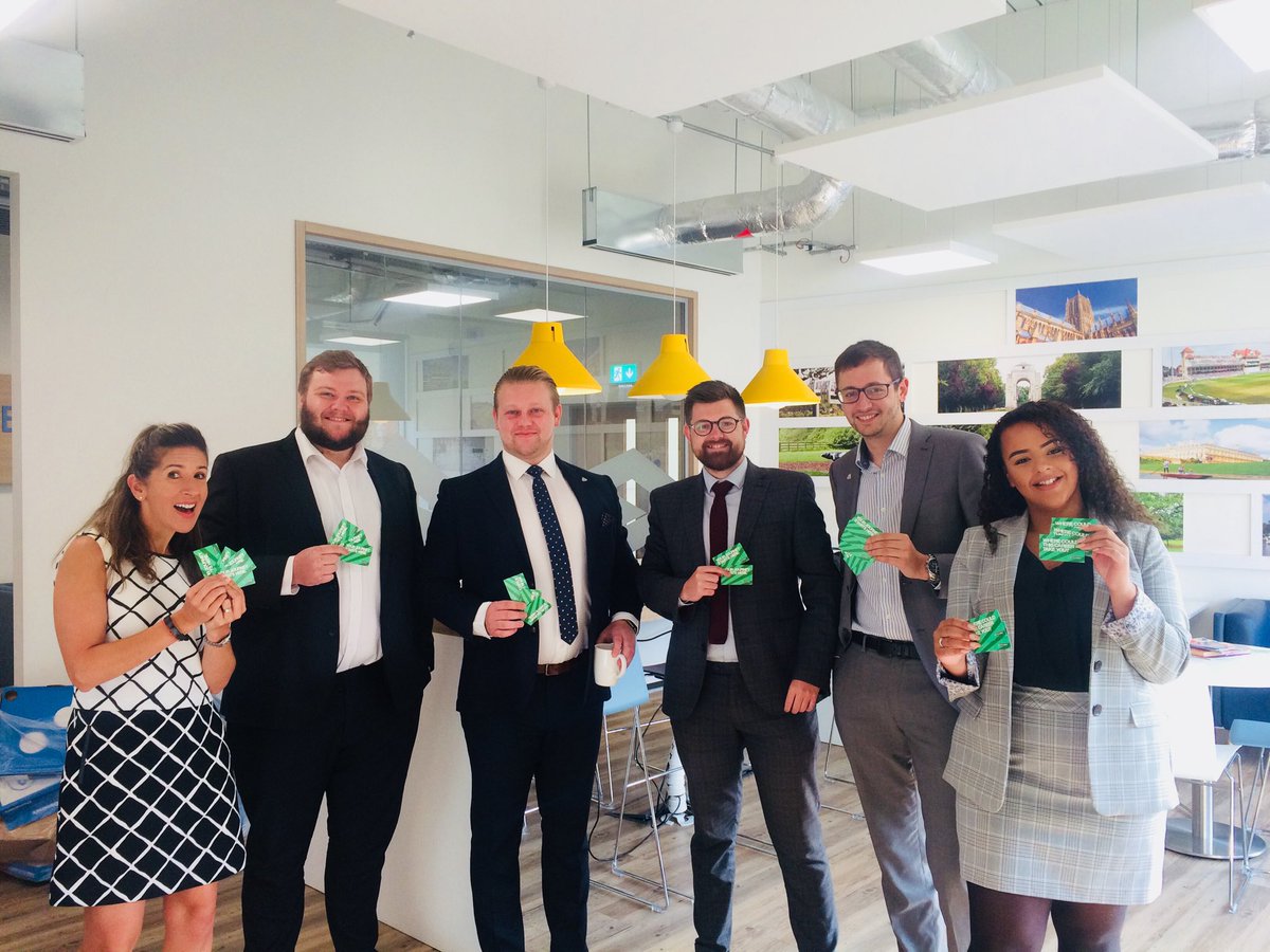 monicafowler_TA's tweet photo. We’re on a head hunting mission and these managers are up for the challenge to spot some talent...who will bring in the next diamond 💎 ? #SU4 #SU4TAImpact #hungrylikethewolf #graduate #teamwork ⁦@ERAC_Jobs⁩ https://t.co/2DWkTwNKon