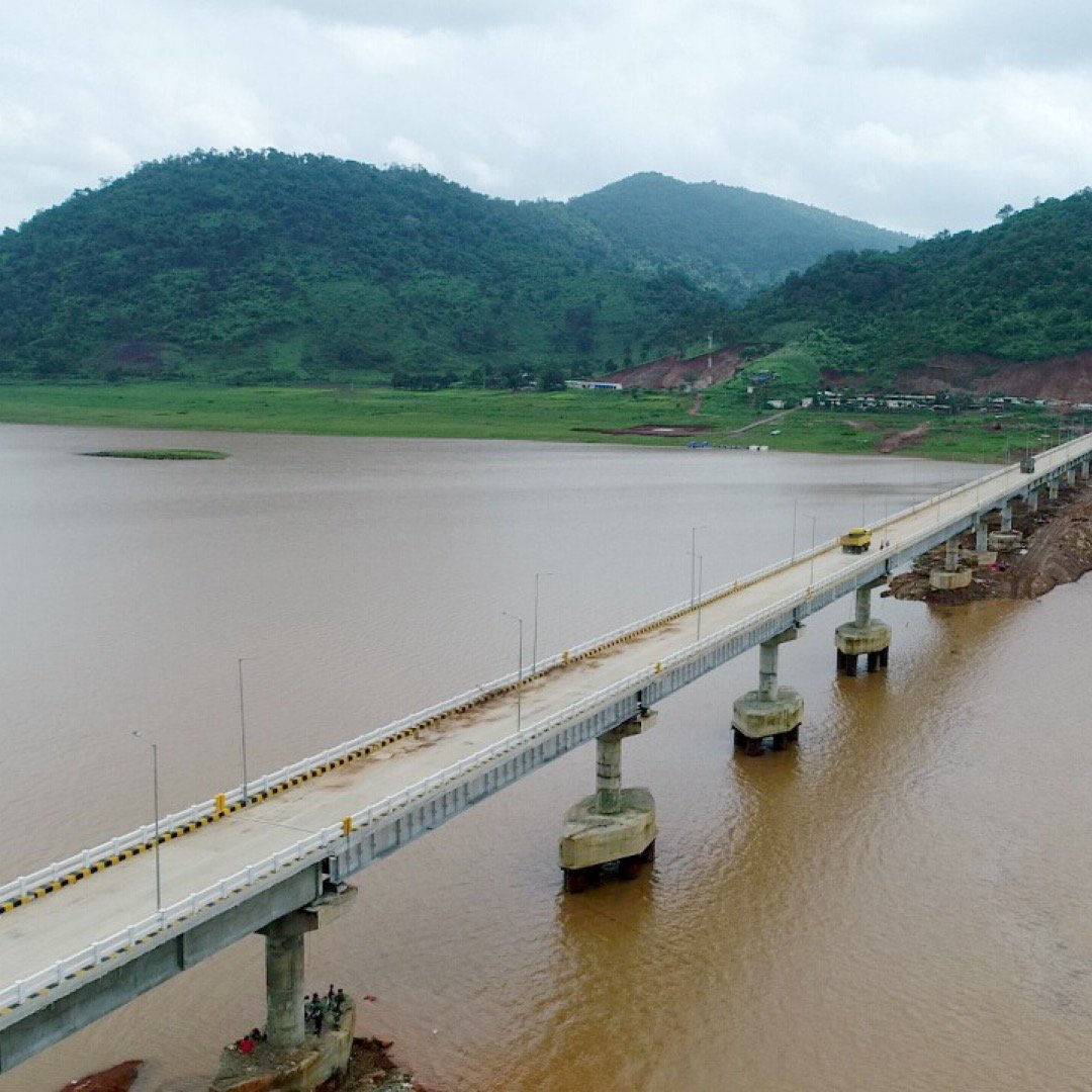 Sarla_Sungroya's tweet image. These are not the simple pictures of a bridge, but people of #Malkangiri, a scope to get the people of cut-off areas into the outer world, a beautiful piece of dedication of the state govt &amp;amp; a milestone in #InfrastructuralDevelopment.
#GurupriyaSetu