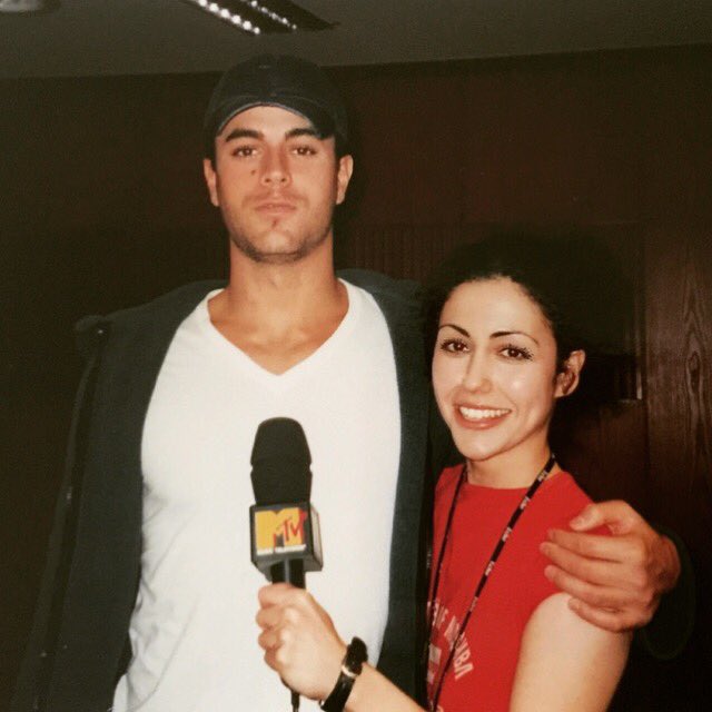 AnastasiaZampo's tweet photo. #tbt #throwbackthursday backstage beim @ECHO_Musikpreis mit @enriqueiglesias anno 2001 #ichwarjungundungeschminkt ?! 🤔🙈 #interview #mtv @MTV_Germany #musictelevision #sänger #moderatorin #goodoletimes #vj #vjane #funtimes #selectmtv https://t.co/tI1mkPKO0Z