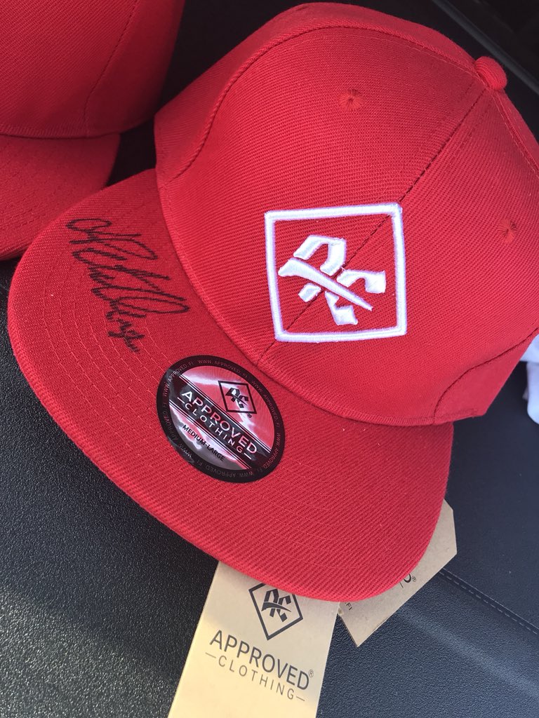 ApprovedClothi1's tweet photo. AC®️Lennart Petrell 32# HIFK
#approvedclothing #approvedcap #approved #redwhite #ifk #hifk #imapproved #beapproved #streetfashion #StreetStyle #lennartpetrell #weapproveyou @lennu37 🎩👊🏻💪🏻 https://t.co/cIfM1AP6TN