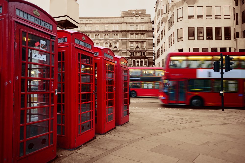 DublinAirport's tweet photo. Win flights for 2 to London Southend with @flybe and browse in one of London's many markets, see a show in the West End, or dine like a king in one of over 6,000 restaurants. Follow &amp; RT to enter. #DUBLondon https://t.co/a1M1HAsbYn
