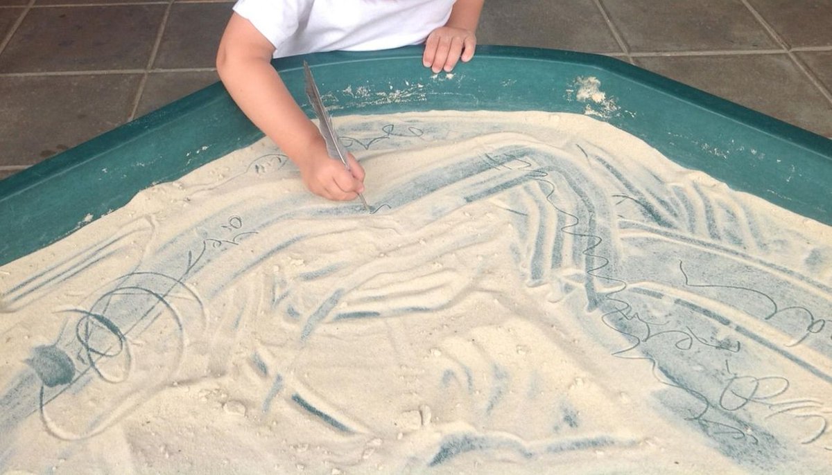 SpringNurseryH's tweet photo. Dragonflies enjoyed the Dancing Raisins Science experiment (https://t.co/zK5pTTCorb).
We also developed writing skills by making marks in the sand with a feather. #springgrowlearn #springnurseries https://t.co/DWgYIihUKM