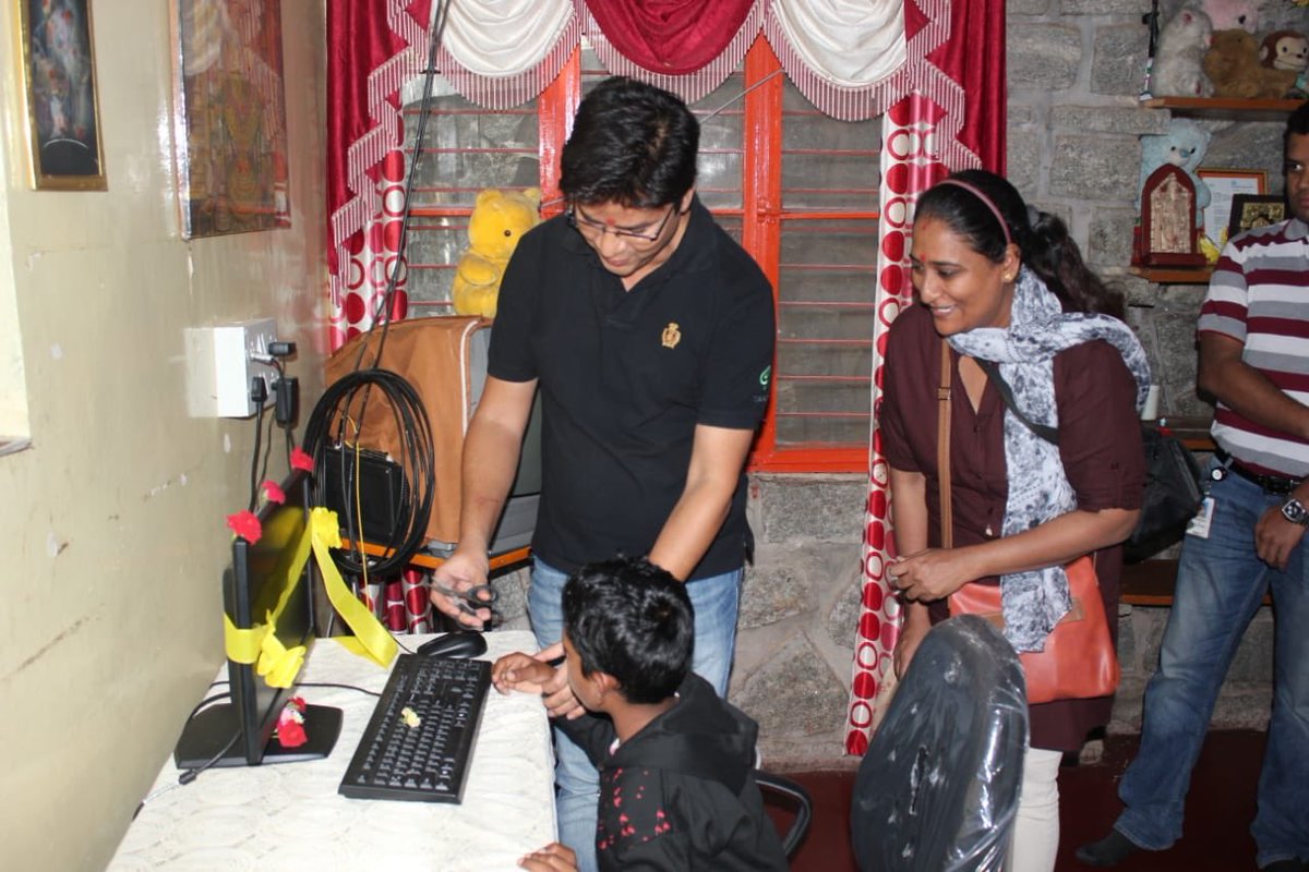 AnandGhatnekar's tweet photo. We take pride in transforming lives! A big shout out to the #Seagate Technology Bengaluru team for participating in the blood donation camp and a community service event at  #SOS Children's Villages of India, #Bengaluru where  #Seagate Technology donated desktop computers. https://t.co/bKLVRdIeks