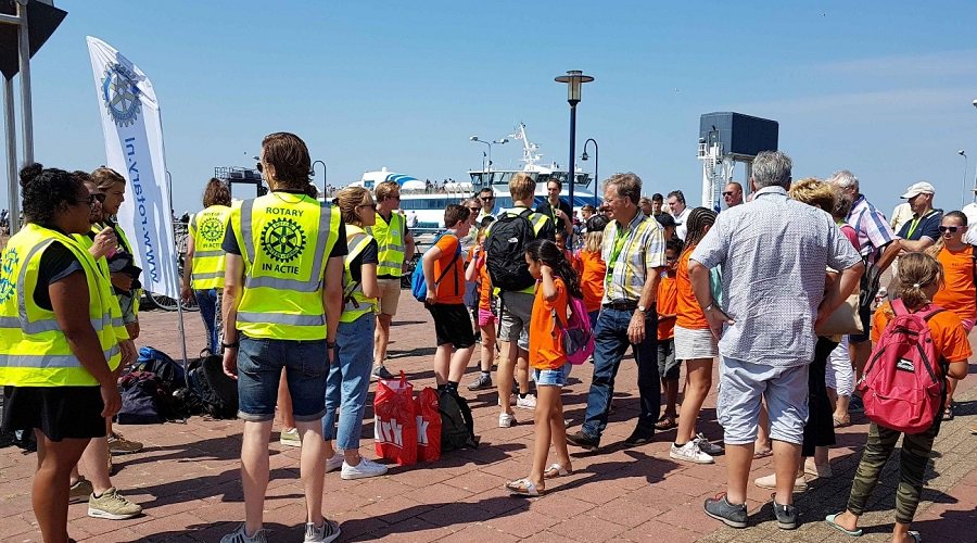 Rotaryclub Zoetermeer maakt vakantiekamp voor 2 Zoetermeerse jongens mogelijk.
zoetermeersdagblad.nl/zoetermeerse-k… <a href="/BertvVliet/">Bert van Vliet</a> @RotaryZM