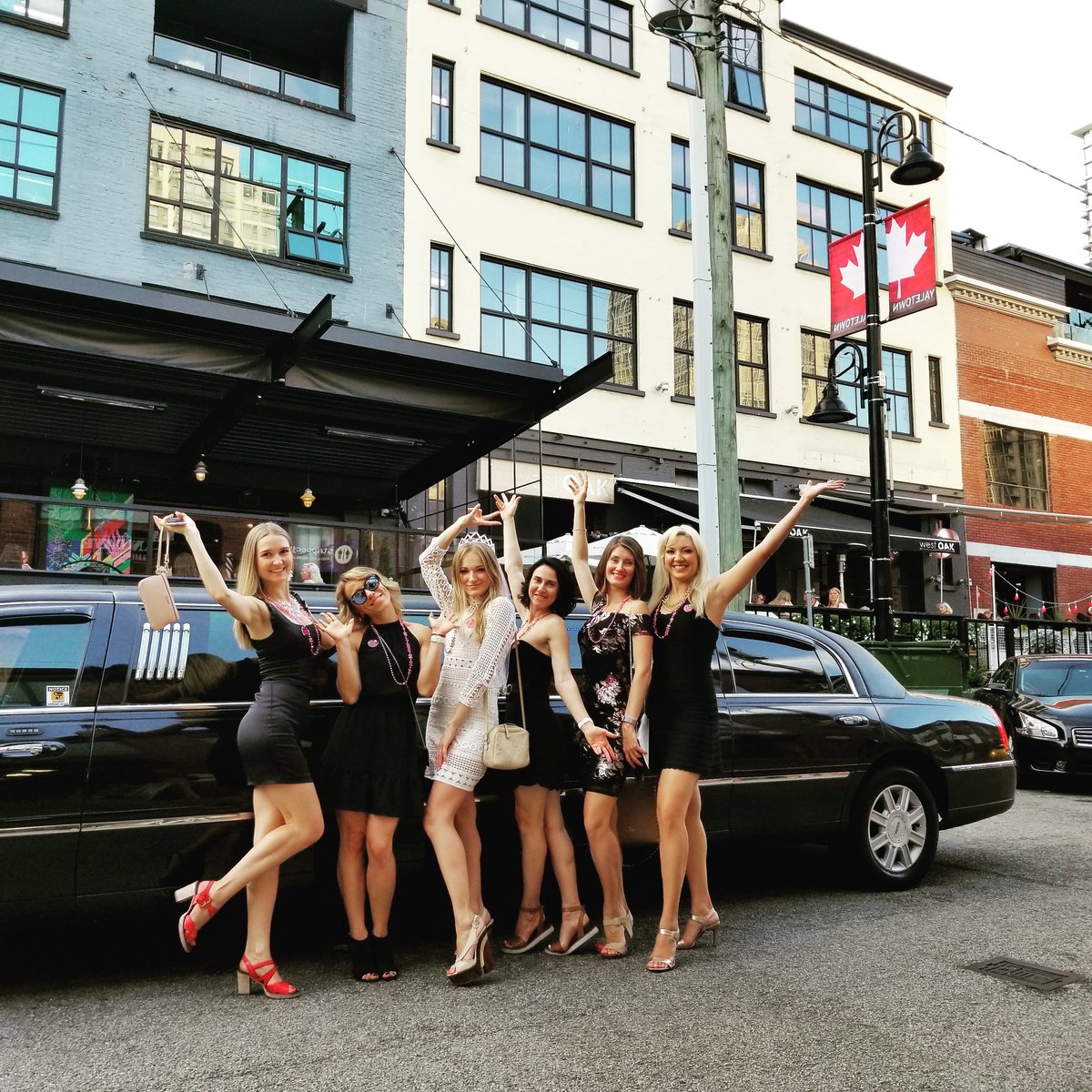 authenticlimo's tweet photo. Congratulations again on your engagement! Thanks for trusting us to be your unofficial bachelorette party photographer on your trip around Stanley Park!

#AuthenticLimo #BacheloretteParty #NewlyEngaged #WestOak #Yaletown #Vancouver #Vancity #YVR #Limousine #Limo https://t.co/4H2mylBrfy