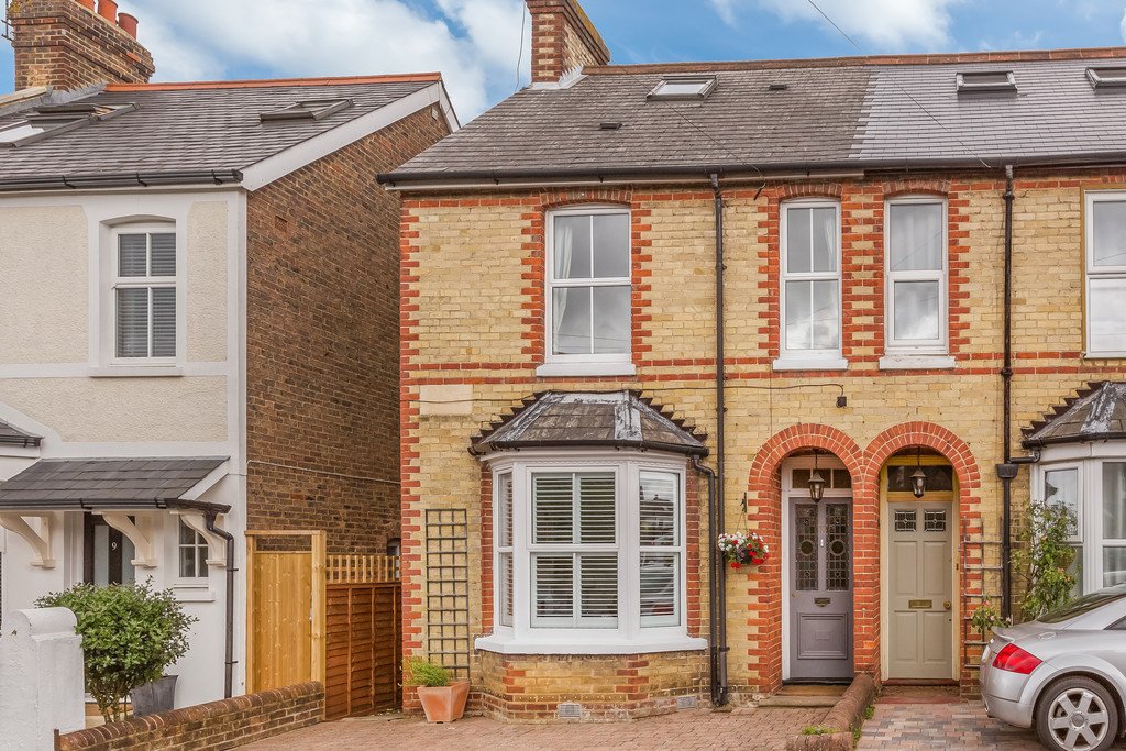 moverevolution's tweet photo. ALL SOLD - #OFFMARKET, one with another estate agent for 2 years - we sold in 2 weeks! To find out the #secretofoursuccess call our expert for #Reigate & #Redhill - Louise Simpson, Area Sales Manager on 01737 888220. #bookavaluation #therightprice #expertestateagent https://t.co/EWOdMmyFzC